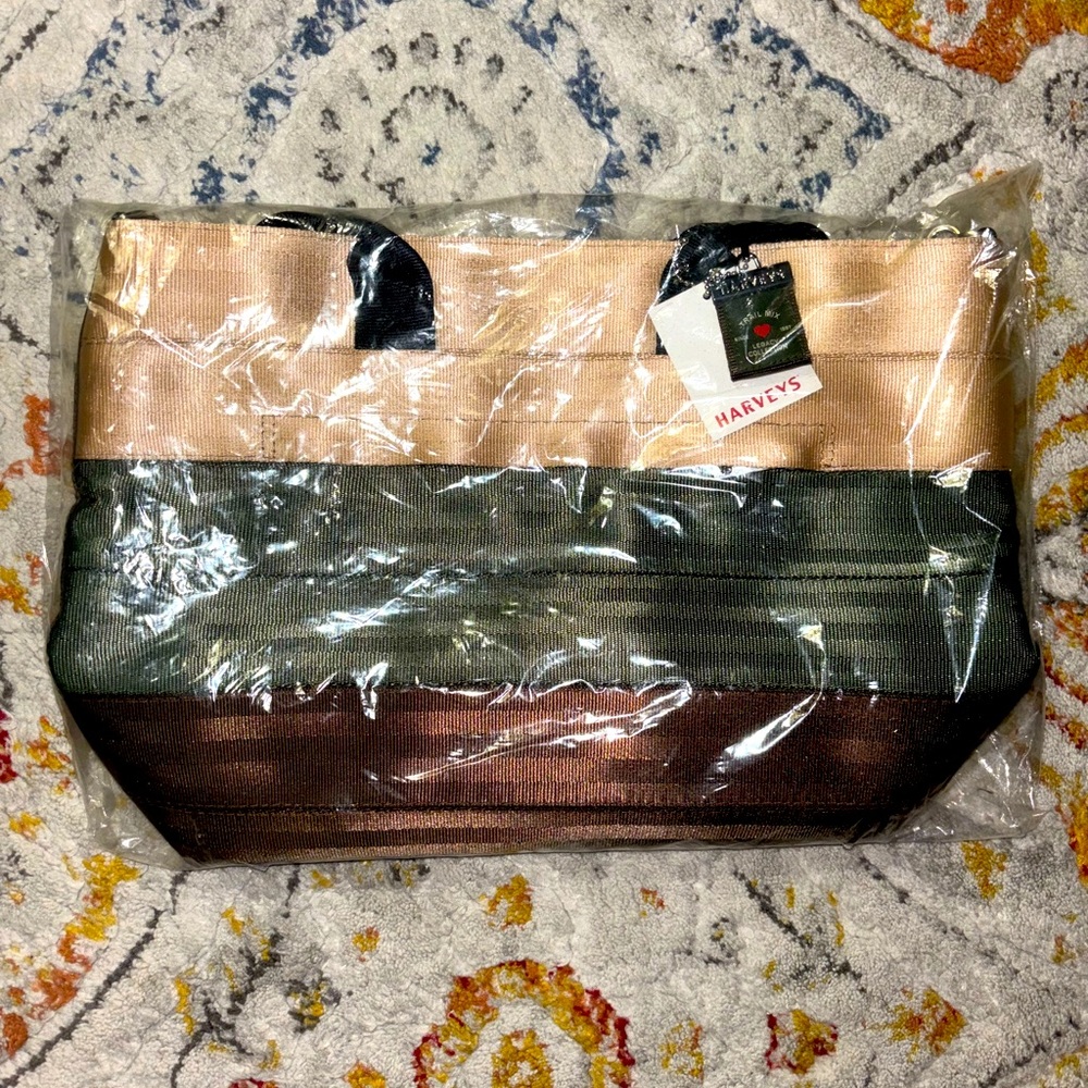 Harveys Seatbelt Bag Trail Mix Legacy Collection MST Tote green/brown/gold